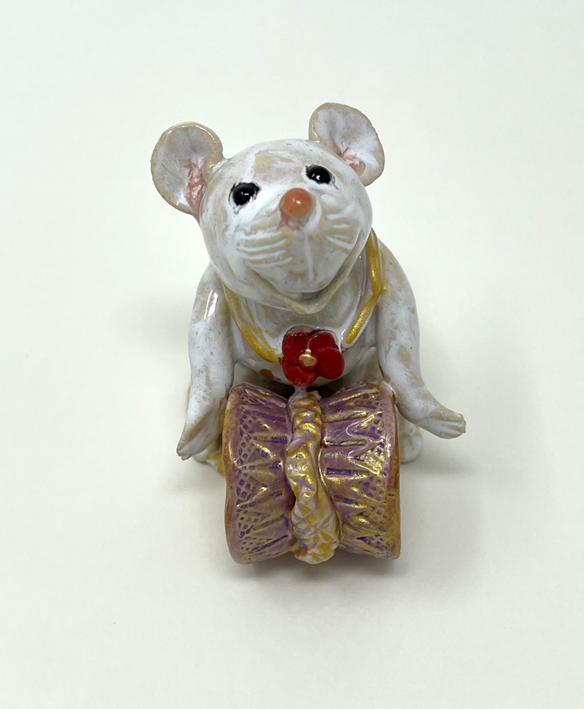 Brigitte Saugstad Mouse sing-24, hand-modelled ceramic statue, sculpture, idol, figurine, mouse -A