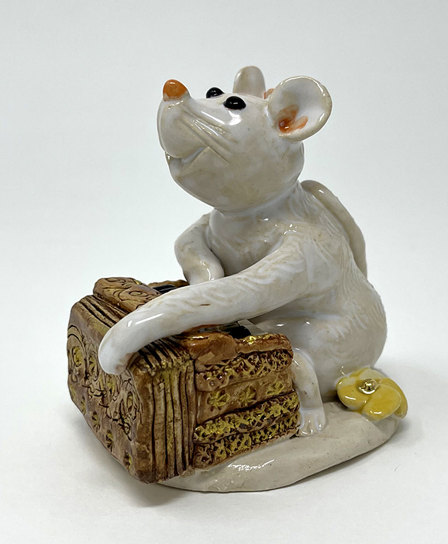 Brigitte Saugstad Mouse-16 ceramic statue, sculpture, mouse -D