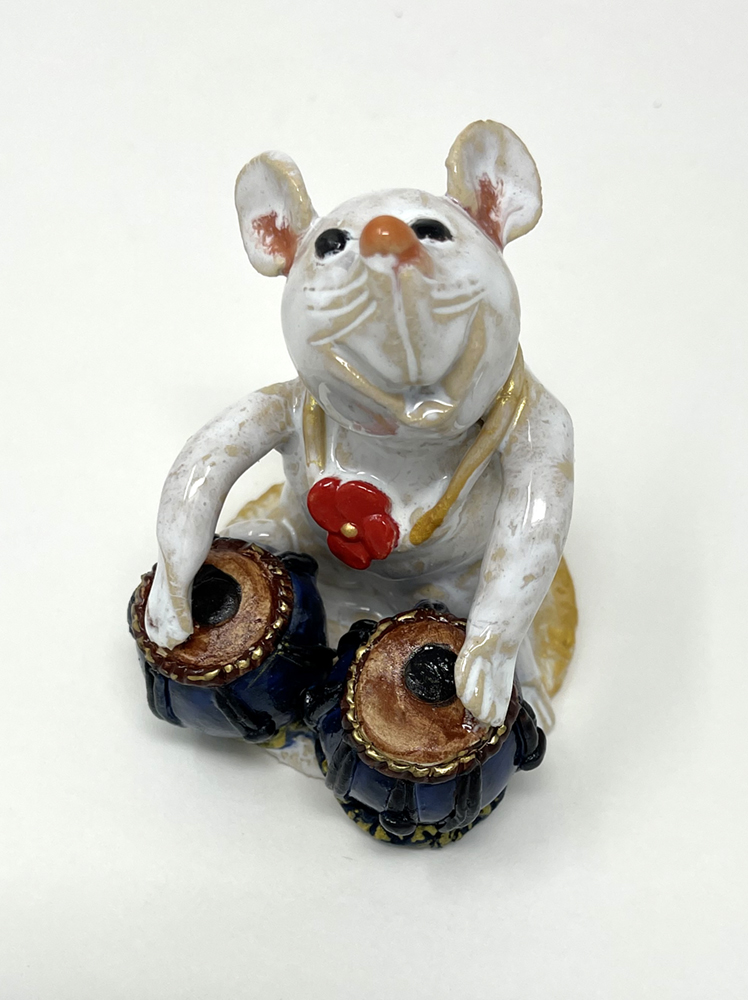 Brigitte Saugstad Mouse tablas-21, hand-modelled ceramic statue, sculpture, idol, figurine -A