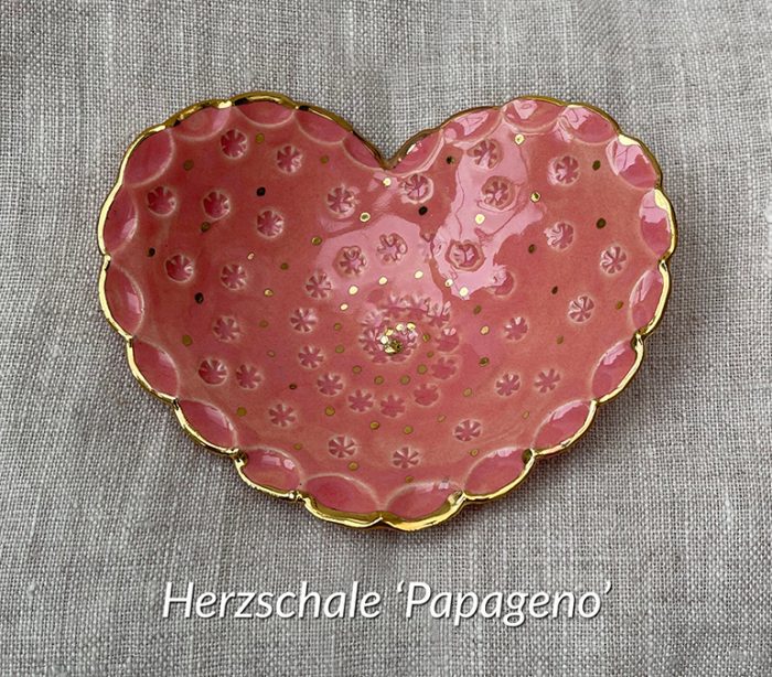 Brigitte Saugstad Papageno-13 heart-pink Vienna, ceramic bowls, handmade, unique, original -C
