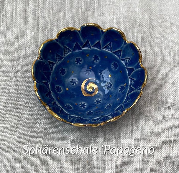 Brigitte Saugstad Papageno-17 round-darkblue ceramic bowl, handmade, unique, original -B