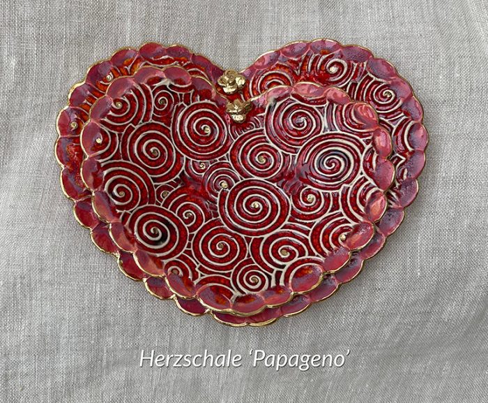 Brigitte Saugstad Papageno-19 pair heart-rakueffect-red Vienna, ceramic bowls, handmade, unique, original -C