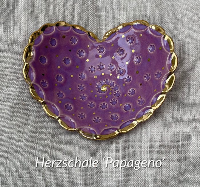 Brigitte Saugstad Papageno-4 heart-violet ceramic bowl, handmade, unique, original -C
