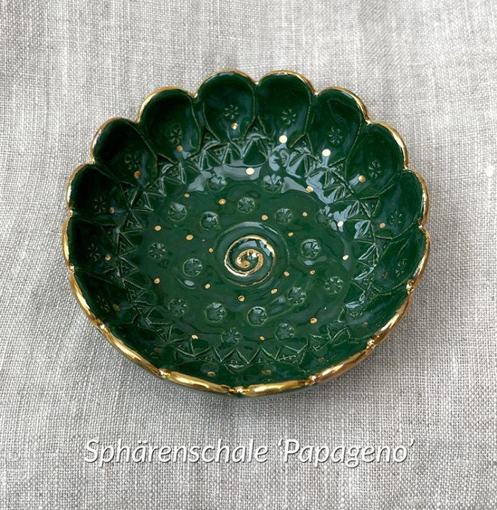 Brigitte Saugstad Papageno-16 round-darkgreen ceramic bowl, handmade, unique, original -B